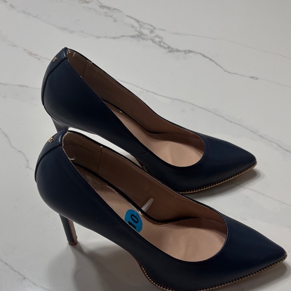 BCBGeneration Dark Blue Heels with Metallic Accent - Picture 5 of 14